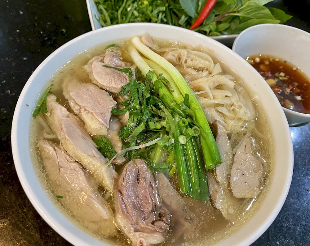 Delicious bun ngan with pork meatballs, true to Hanoi's flavor